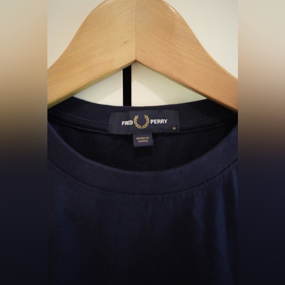 Fred Perry LAUREL WREATH T-SHIRT - Picture 2 of 2